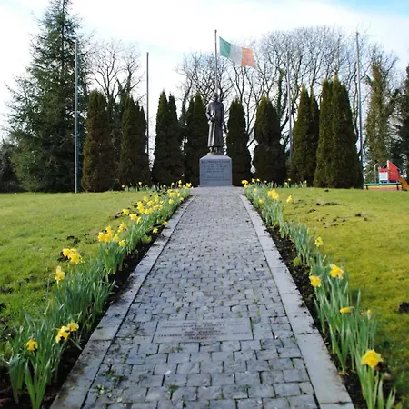 Tranquil Haven Mansion * روسكومون